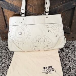Coach Off-White Leather Shoulder Bag with Silver Accents